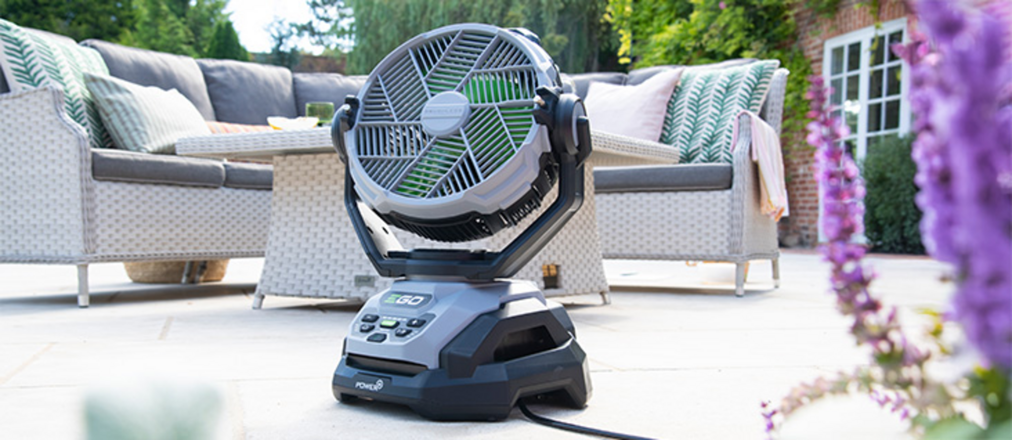 Akku-Ventilator FN1000E von EGO Power+ im Einsatz.